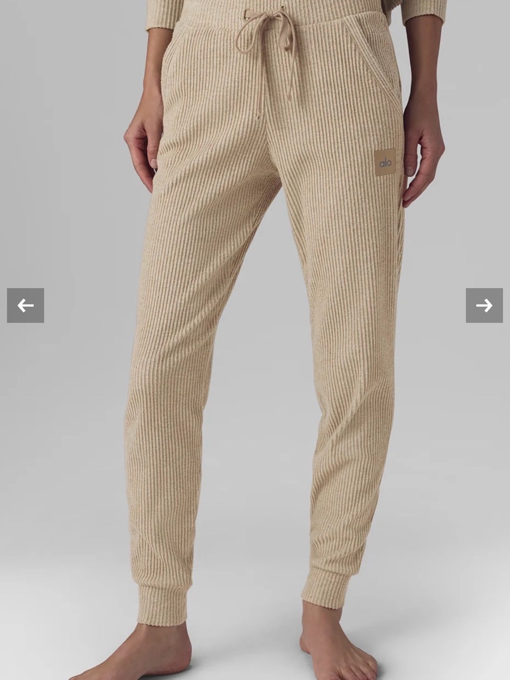 ALO Yoga Rib-Knit Jogger Pants in tan size Small